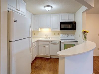 3118 The Terraces, Condo with 2 bedrooms, 1 bathrooms and null parking in Shelburne VT | Image 3