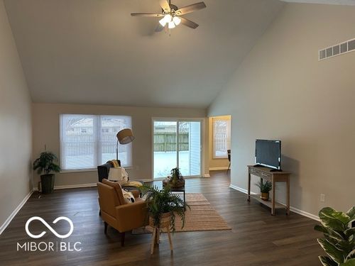 2537 Cedarcrest Dr, Columbus, IN, 47203-5106 | Card Image