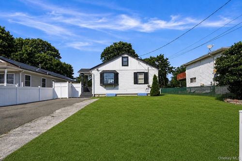 187 Crooked Hill Rd, Brentwood, NY, 11717-1005 | Card Image
