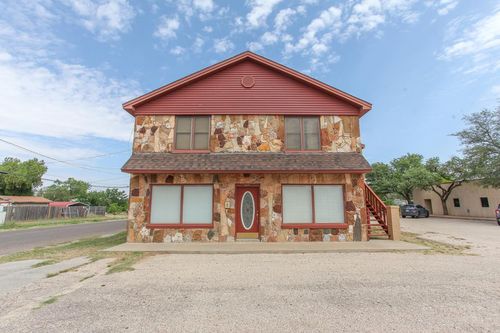downstairs-1201 E 11th Pl, Big Spring, TX, 79720-4817 | Card Image