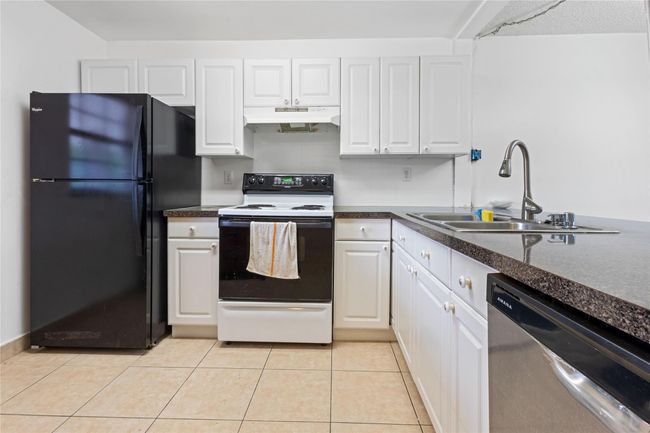 APT-16 - 3250 Nw 85 Th Ave, Condo with 2 bedrooms, 2 bathrooms and null parking in Coral Springs FL | Image 5