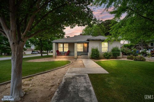 172 La Mesa Dr, Bakersfield, CA, 93305-2447 | Card Image