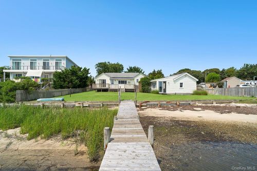 35 Gardners Ln, Hampton Bays, NY, 11946-3217 | Card Image