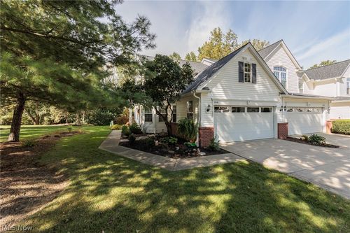 2114 W Reserve Cir, Avon, OH, 44011-2823 | Card Image