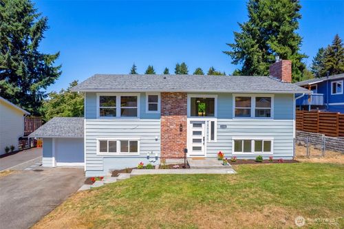 1320 Bradley St, Bremerton, WA, 98310-3503 | Card Image
