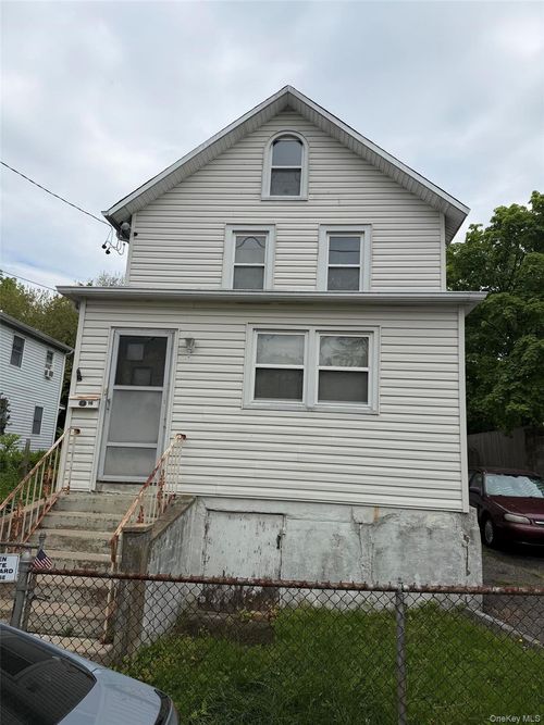 16 White St, Oyster Bay, NY, 11771-1614 | Card Image