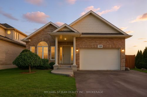 320 Winterberry Blvd, Thorold, ON, L2V5E6 | Card Image
