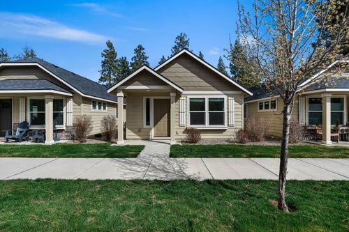 858 Trinity Way, Sisters, OR, 97759-7501 | Card Image