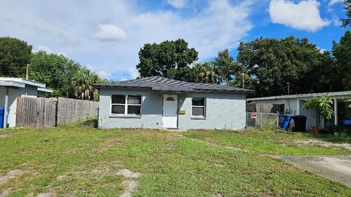 7529 35th Ave N, ST PETERSBURG, FL, 33710-1213 | Card Image