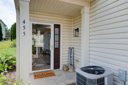 455 Cedar Ct, Slinger, WI, 53086-9061 | Card Image