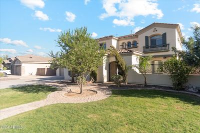 691 E Elgin Street, House other with 7 bedrooms, 4 bathrooms and null parking in Gilbert AZ | Image 2