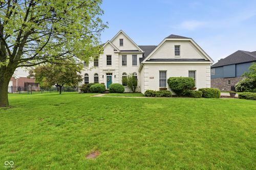 4276 Honeysuckle Ln, Zionsville, IN, 46077-8537 | Card Image