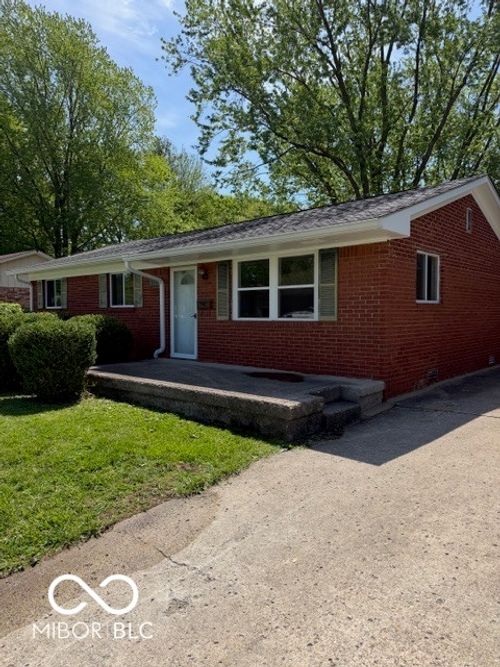 1449 Biloxi Ln, Beech Grove, IN, 46107-2511 | Card Image
