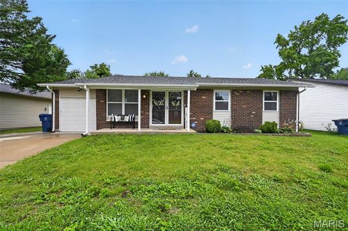 3027 Luxury Dr, Florissant, MO, 63031-1407 | Card Image