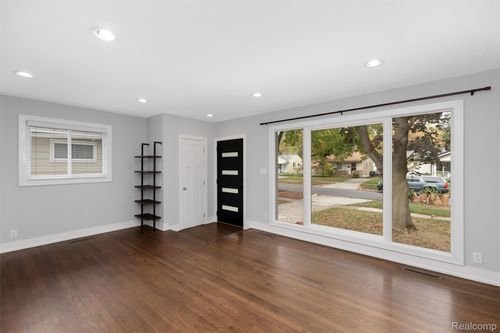 622 N Wilson Ave, Royal Oak, MI, 48067-2044 | Card Image