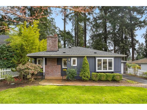 221 6th St, Lake Oswego, OR, 97034-2930 | Card Image