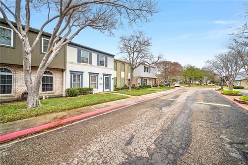 18 Townhouse Ln, Corpus Christi, TX, 78412-4263 | Card Image