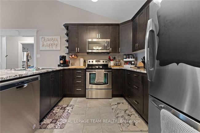 6 Noble Cres, House other with 3 bedrooms, 3 bathrooms and 6 parking in Petawawa ON | Image 11