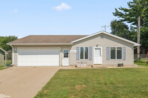 101 Pleasantview Road, Marshalltown, IA, 50158 | Card Image