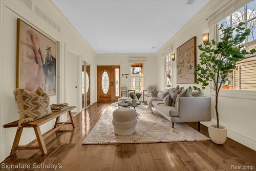 621 Dewey St, Royal Oak, MI, 48067-1358 | Card Image