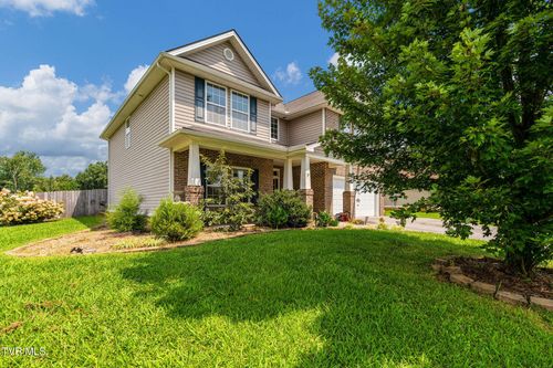 905 Denver Ln, Piney Flats, TN, 37686-4179 | Card Image