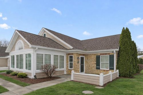 2340 Allison Cir, Valparaiso, IN, 46383-3985 | Card Image