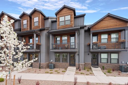 20534 Empire Ave, Bend, OR, 97701-5700 | Card Image