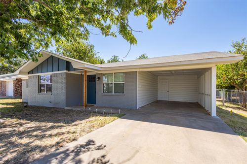 1660 W Cage St, Stephenville, TX, 76401-4042 | Card Image