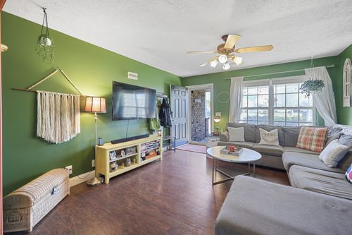 1305 Fall Pkwy, Murfreesboro, TN, 37129-3954 | Card Image