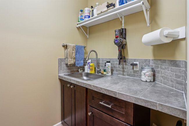 Laundry room sink & countertop area | Image 15