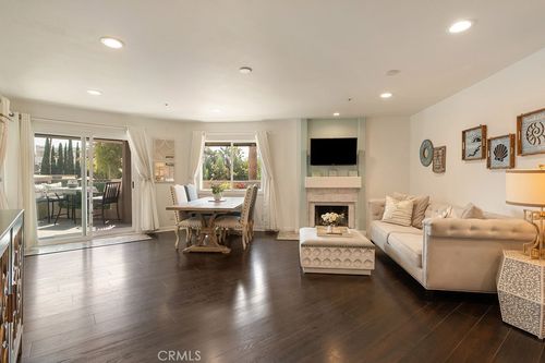 105-400 Lake St, Huntington Beach, CA, 92648-5813 | Card Image