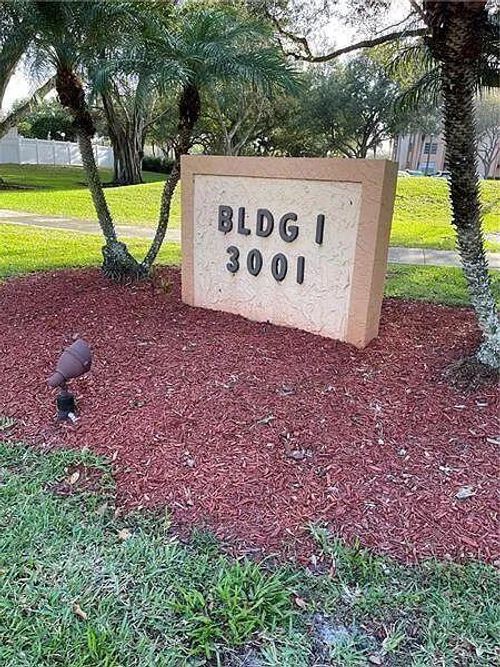 608-3001 W Rolling Hills, Davie, FL, 33328 | Card Image