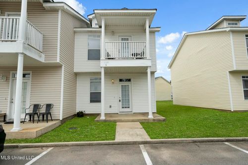 1121 Century Oaks Dr, Gulfport, MS, 39507-1516 | Card Image