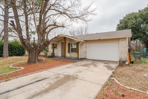 7212 Edinburg Dr, North Richland Hills, TX, 76182-4417 | Card Image