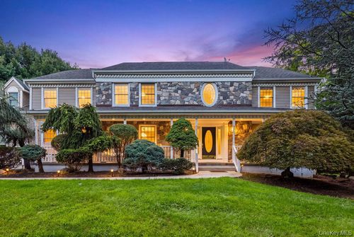 10 Golden Rd, Suffern, NY, 10901-3219 | Card Image