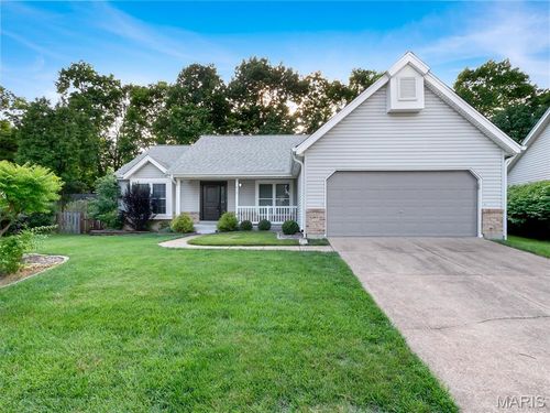 819 Oakmoor Dr, Fenton, MO, 63026-7007 | Card Image