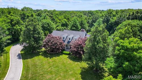 233 Forest Ct, Edwardsville, IL, 62025-5389 | Card Image