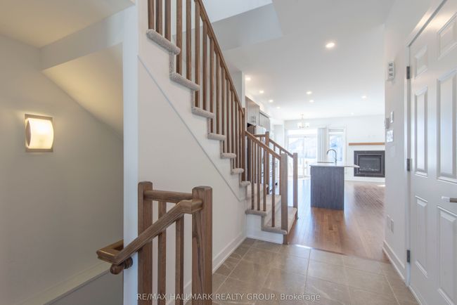 853 Solarium Ave, House attached with 3 bedrooms, 3 bathrooms and 1 parking in Manotick ON | Image 5