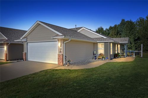 c-3316 Banar Dr Sw, Cedar Rapids, IA, 52404-4741 | Card Image
