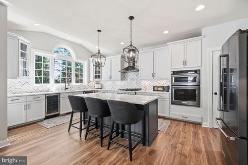 15418 Admiral Baker Cir, HAYMARKET, VA, 20169-8184 | Card Image