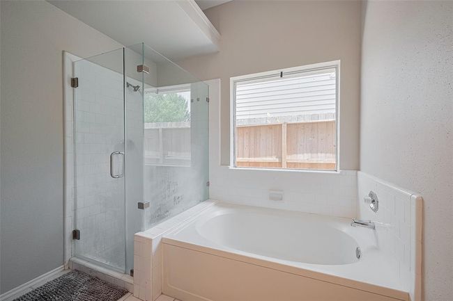 5814 N Magazine Cir, House other with 3 bedrooms, 2 bathrooms and 2 parking in Houston TX | Image 31