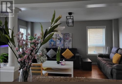 108 Aylesworth Avenue, Clarington (Courtice), ON, L1E3J8 | Card Image