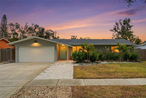 921 Deville Dr E, Largo, FL, 33771-1122 | Card Image