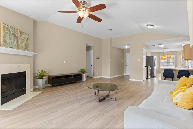 29222 Waltham St, House other with 3 bedrooms, 2 bathrooms and 2 parking in Spring TX | Image 7