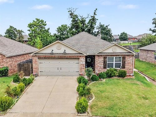 10832 Ne 8th Ter, Midwest City, OK, 73130-5302 | Card Image