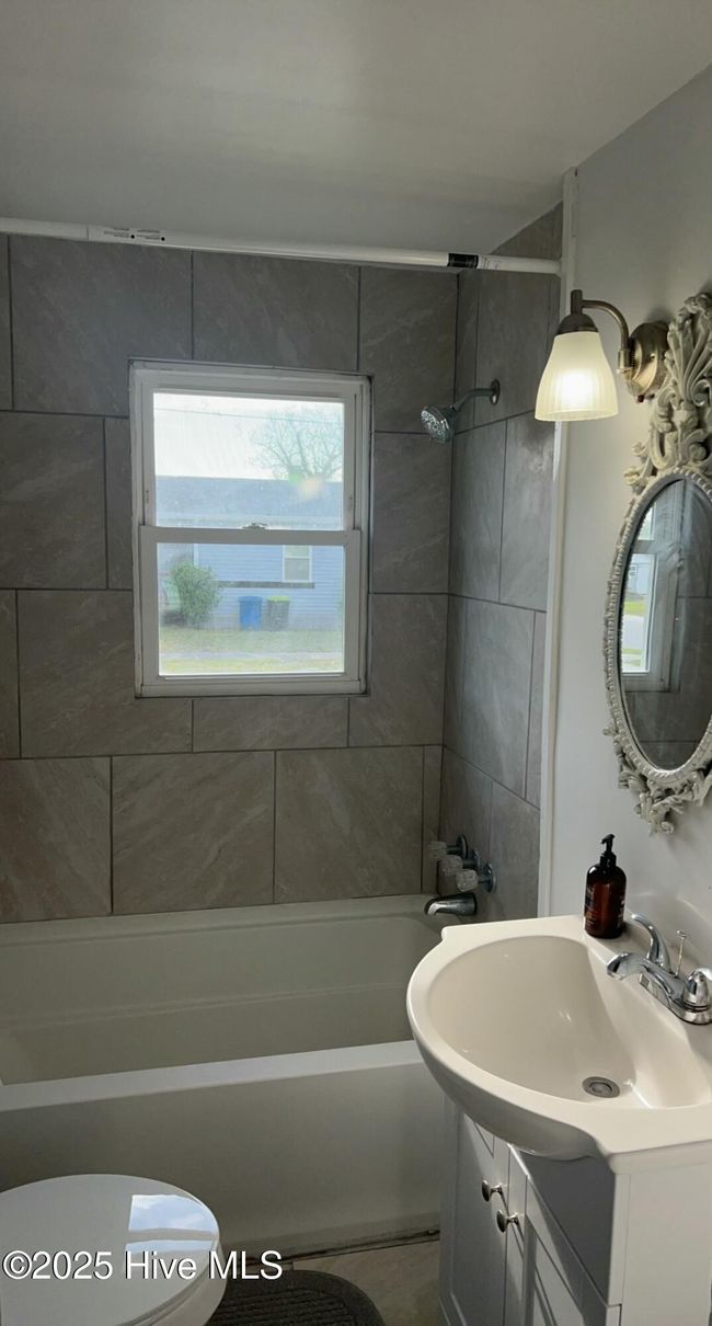 1212 Fisher St, House other with 4 bedrooms, 1 bathrooms and null parking in Morehead City NC | Image 10