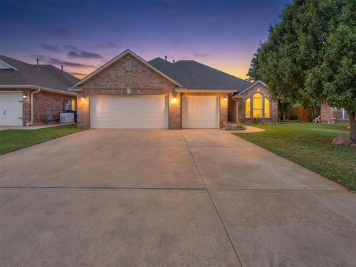 713 N Elk Way, Mustang, OK, 73064-2222 | Card Image