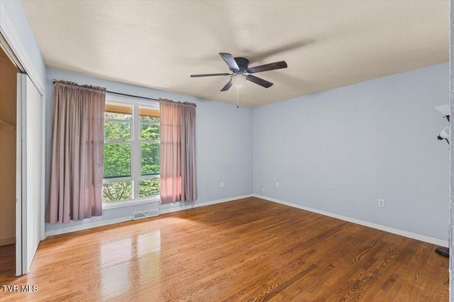 1902 Lamont St, House other with 5 bedrooms, 4 bathrooms and null parking in Kingsport TN | Image 13