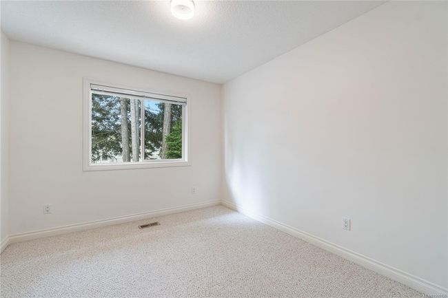 6195 Kenning Pl, House other with 3 bedrooms, 3 bathrooms and 4 parking in Nanaimo BC | Image 34