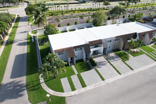 9054 Nw 35th Pl, Sunrise, FL, 33351-6436 | Card Image